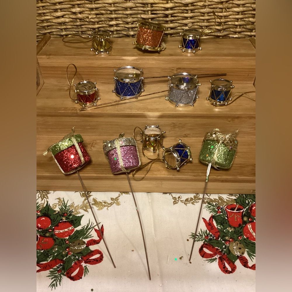 Christmas Glittery Drum Stick Pin & Ornaments Set 12 Pieces